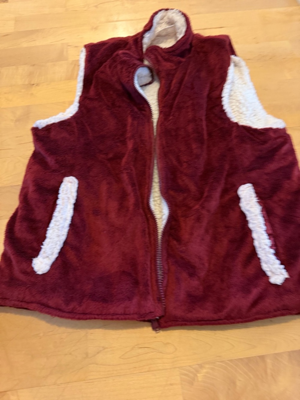 Plush Sherpa-Lined Women's Vest in Deep Burgundy